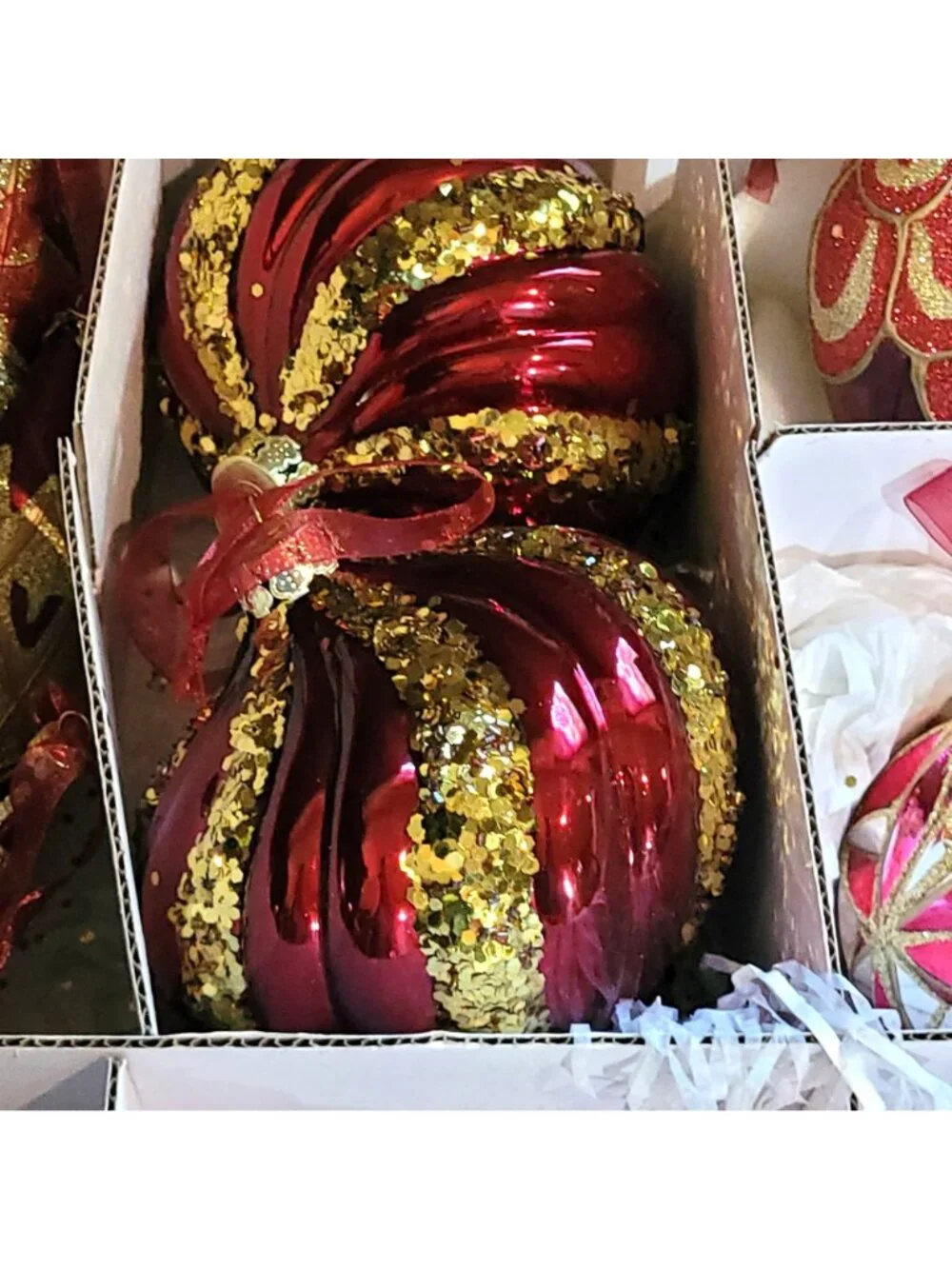 Frontgate Christmas Ornament 19 Pc Burgundy Gold Glass Glitter Bauble